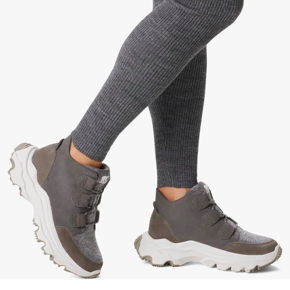 NWT SOREL Kinetic Breakthru Caribou Sneaker Boot - Picture 2 of 5